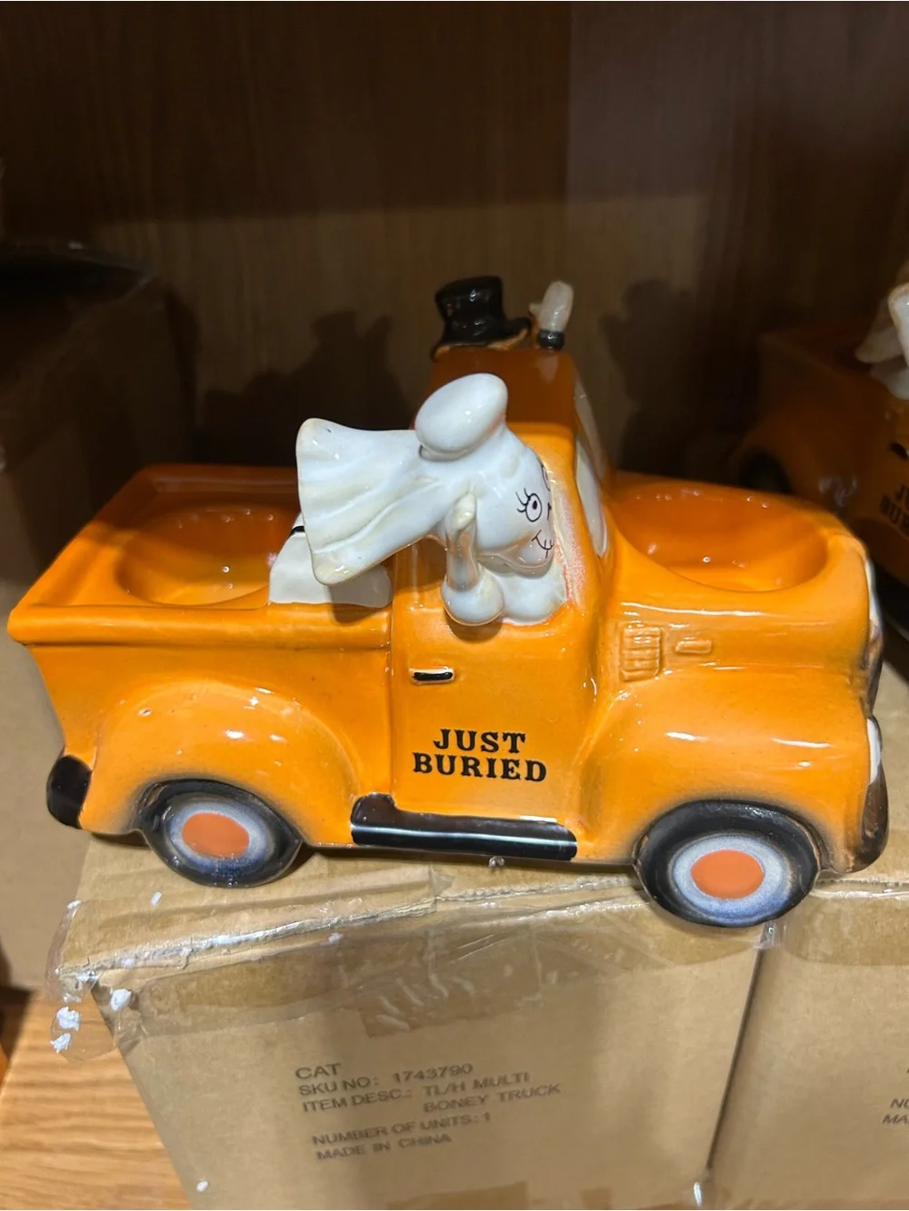 Yankee Candle Co Orange 'Just Buried' Halloween Truck w/Ghost new in box